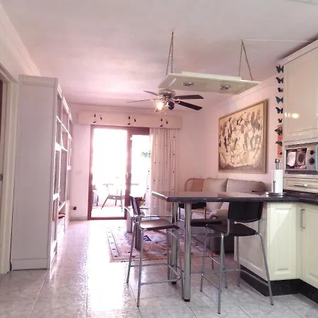 Apartment Two Bedroom Pool View In Castle Harbourc202 *