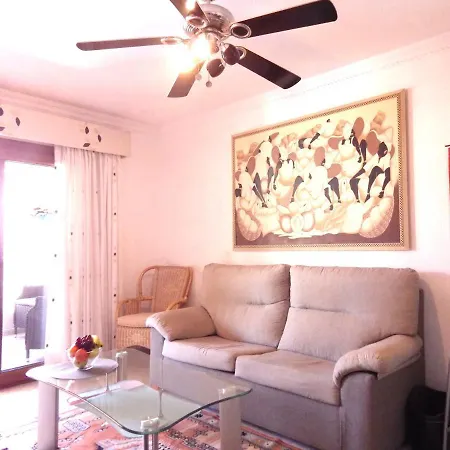 Apartment Two Bedroom Pool View In Castle Harbourc202 Los Cristianos (Tenerife)