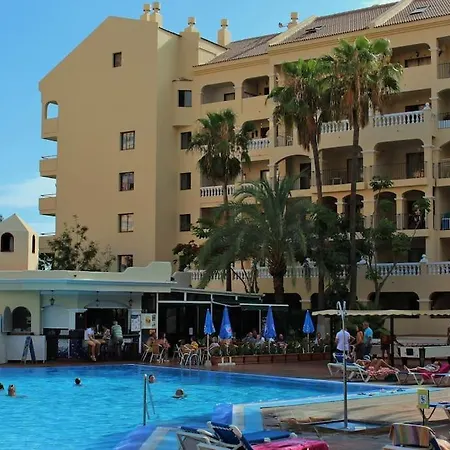 Two Bedroom Pool View In Castle Harbourc202