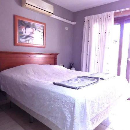 Apartmán Two Bedroom Pool View In Castle Harbourc202 *