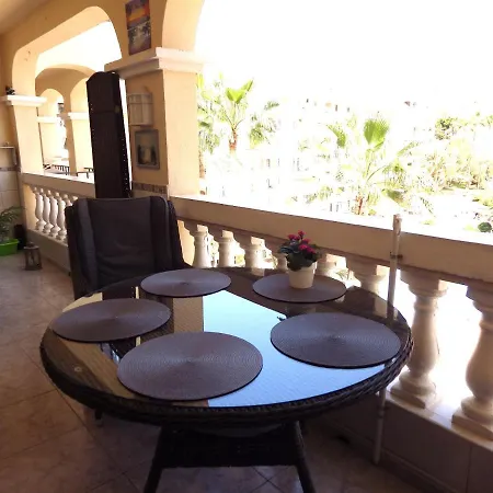 Apartmán Two Bedroom Pool View In Castle Harbourc202 Los Cristianos (Tenerife)